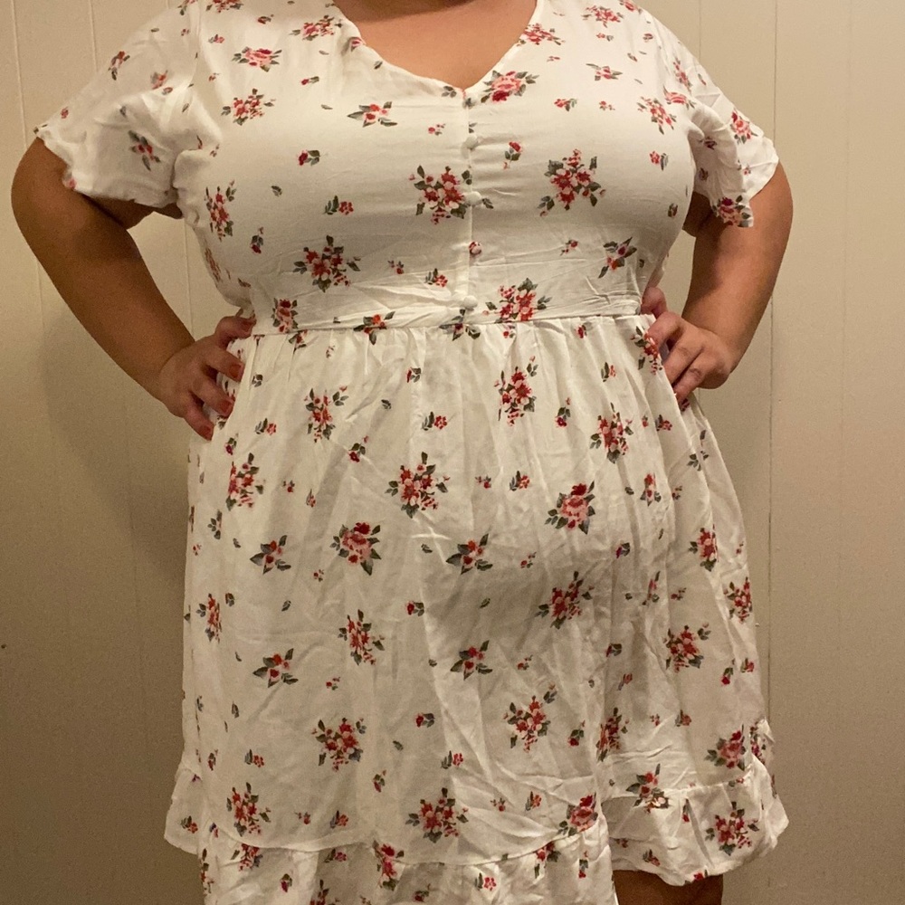 White flower print dress